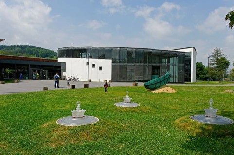 Glasernen Garten park at the glass museum