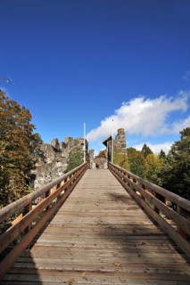 Boardwalk to the Alt-Trauchburg castle ruins