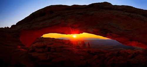Sunrise at Mesa Arch stone arch
