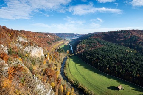 View from Konpfmacher Rock over the autumnal Danube Valley