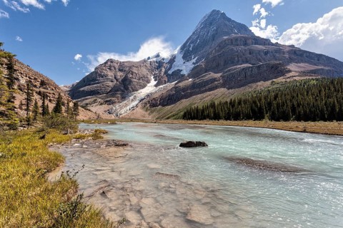 Valley of a Thousand Falls