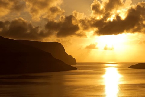 Dramatic light mood