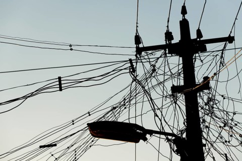High voltage power line and tangled cables