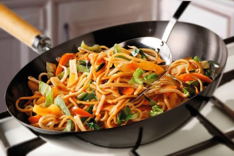 Stir fry noodles with pak choi