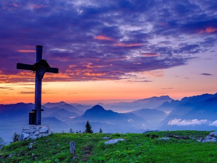 Ahornbuchsenkopf with summit cross