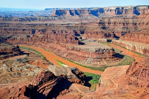Rugged canyons and the Colorado River at Death Horse Point