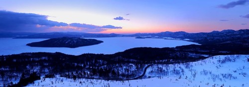 Lake Kussharo at dawn