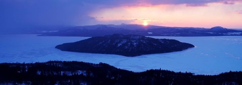 Lake Kussharo at sunrise