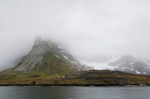 Mist veiling Alkhornet mountain
