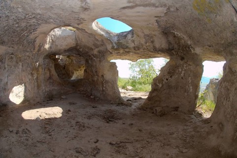 Cave in 'Cave City'