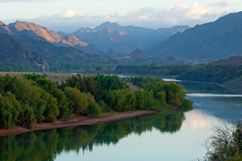 Early morning mood with the smooth Orange River