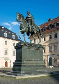 Carl August monument