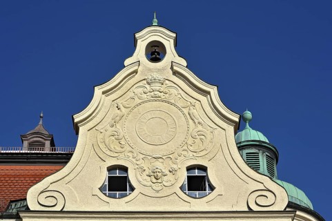 Gable with half-relief