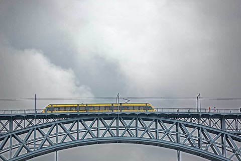 Ponte de Dom Luis I bridge with the Metro do Porto light rail