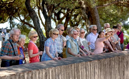 Tour group at Castelo de Sao Jorge castle