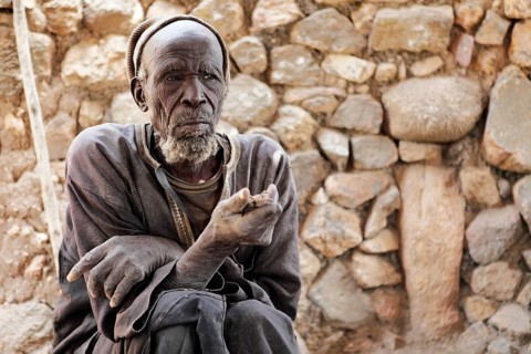 Oracle priest Mboula