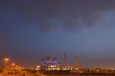 The floodlit Sheikh Zayed Grand Mosque