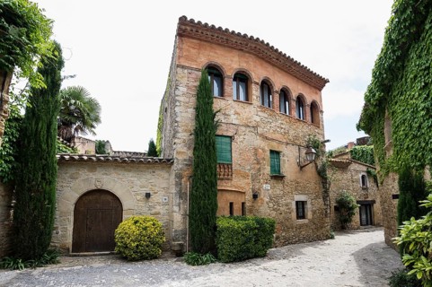 Medieval alley