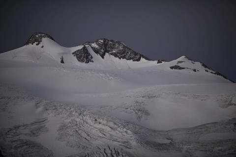 Zuckerhuetl mountain and Sulzenauferner glacier