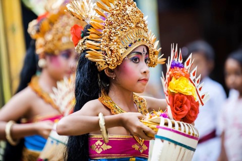 Girls during a Barong dance