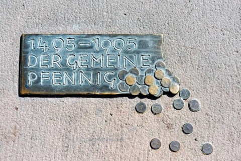 Plaque 'Der gemeine Pfennig' German for 'the common penny'