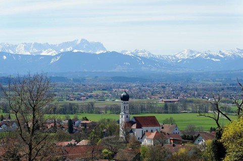 Paehl with the main ridge of the Alps at back