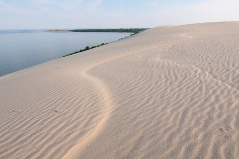 Wandering dune