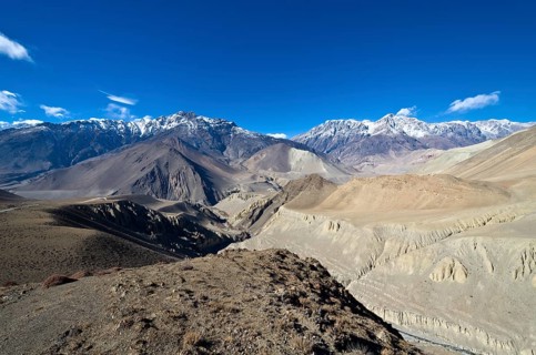 The Kali Ghandaki Valley and snowy mountains around
