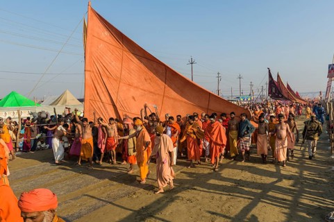 Many sadhus