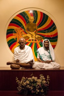 A sculpture of Mahatma Gandhi and his wife Kasturba in the Gandhi Memorial Museum