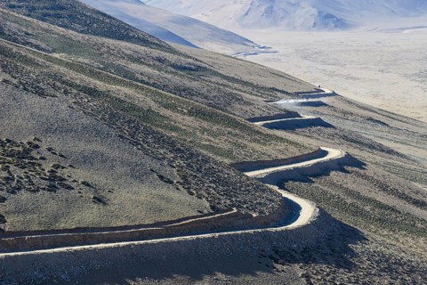 A winding road leading up to Taglang La
