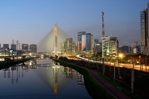 Modern skyscrapers and the Octavio Frias de Oliveira bridge over the Rio Pinheiros River