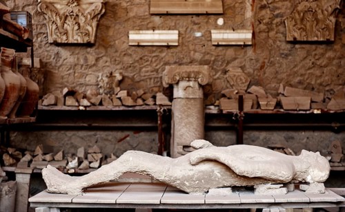 Plaster cast of a dying man