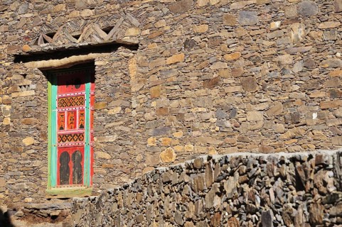 Natural stone walls
