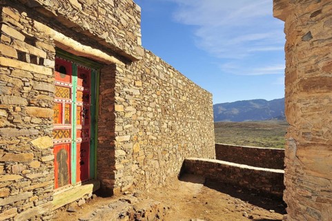 Natural stone walls