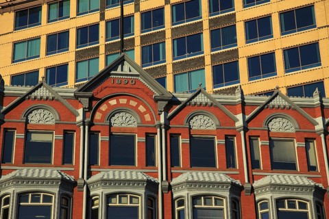 Historical building with architectural details on Elgin Street