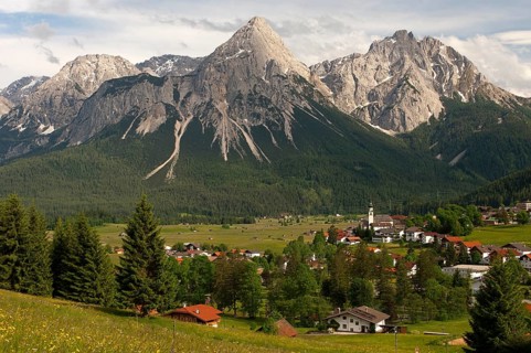 Lermoos in Ehrwalder Becken valley in front of Mount Ehrwalder Sonnenspitze and Mount Gruenstein