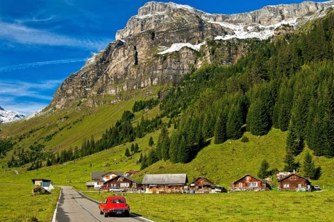 Houses and farm buildings on the Urnerboden mountain pasture