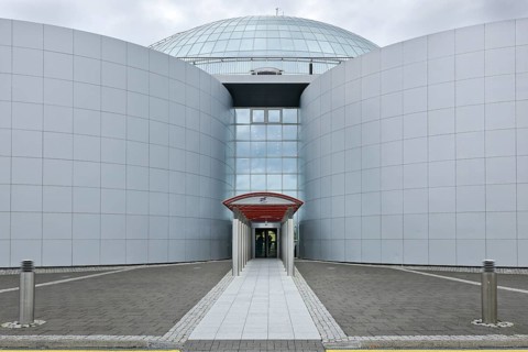 Entrance to the hot water storage and Perlan restaurant