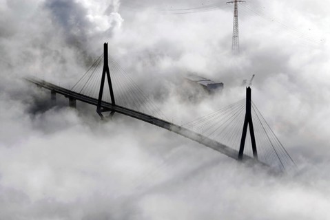 Koehlbrand Bridge in the fog