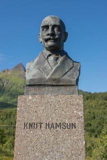 Monument for Knut Hamsun