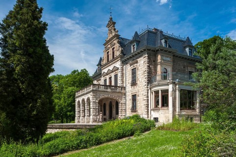 Villa Haar with park