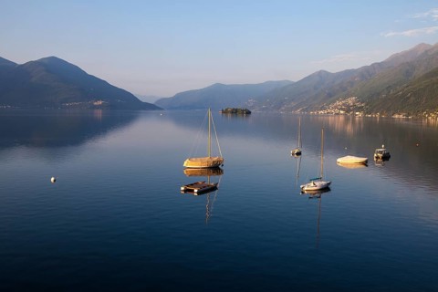 Morning mood and boats in front of the Brissago Islands