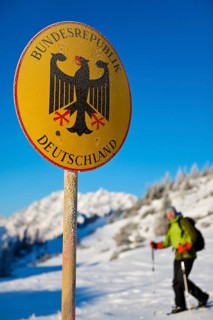 Man snowshoeing at Torrener Joch pass