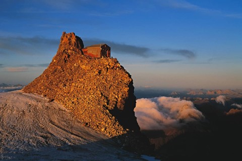 The mountain hut Refuge de l'Aigle