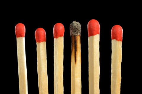 Matches with one burnt match head