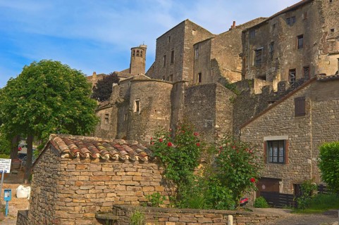 Defence wall