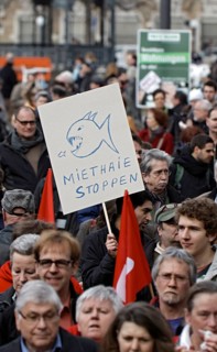 Rally of the tenants association in Schlossplatz square