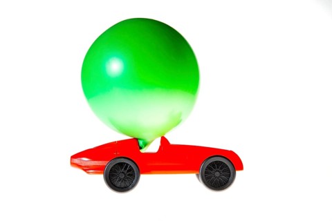 Toy car with a 'balloon-drive'