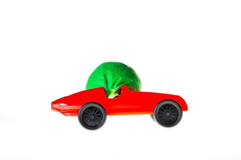 Toy car with a 'balloon-drive'